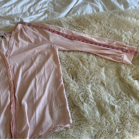 5/$25 Ava & Viv Pale Pink Long Sleeve Blouse - Picture 10 of 11